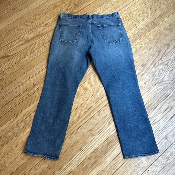 Old Navy Men’s 36x30 Distressed Straight Fit Jeans Medium Wash - Picture 11 of 12